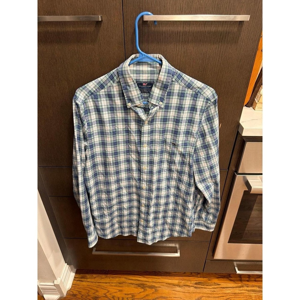Vineyard Vines Performance Classic Fit Tucker Shirt in a blue men's large